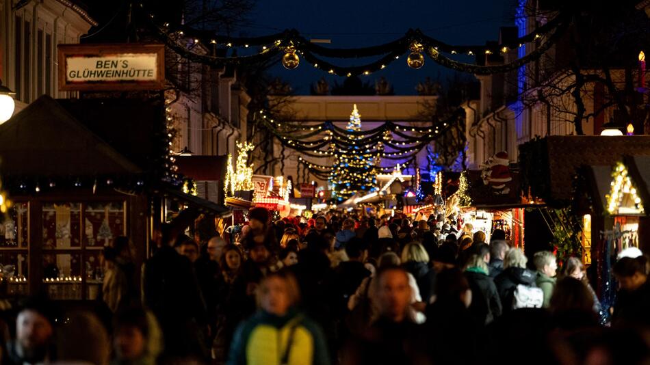 Eröffnung von Weihnachtsmärkten in Berlin und Brandenburg