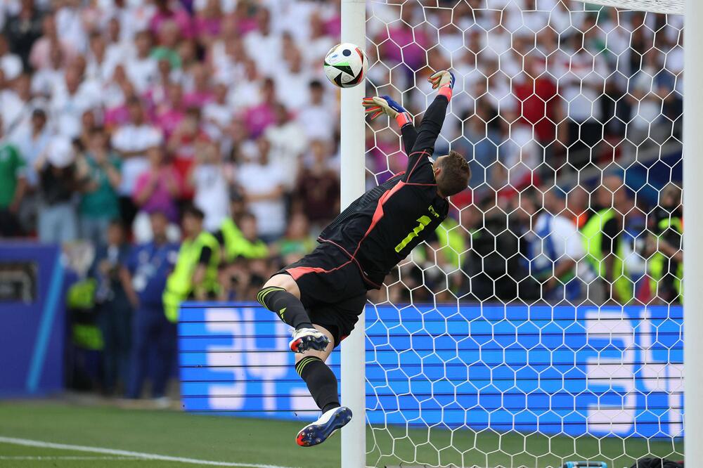 Manuel Neuer parierte mehrmals glänzend gegen die Ungarn.