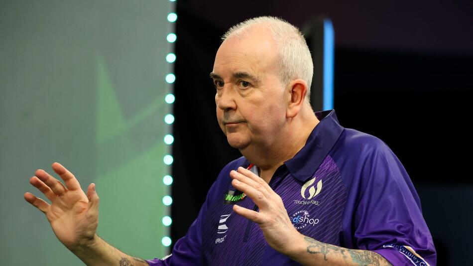 Phil Taylor ist Rekordsieger der PDC Darts-Weltmeisterschaft.