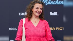 Ronja Forcher strahlte am Dienstagabend bei "Servus München", der Filmfestparty von Bavaria ...