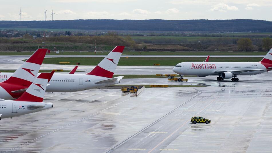 Austrian-Airlines-Flugzeug beschädigt