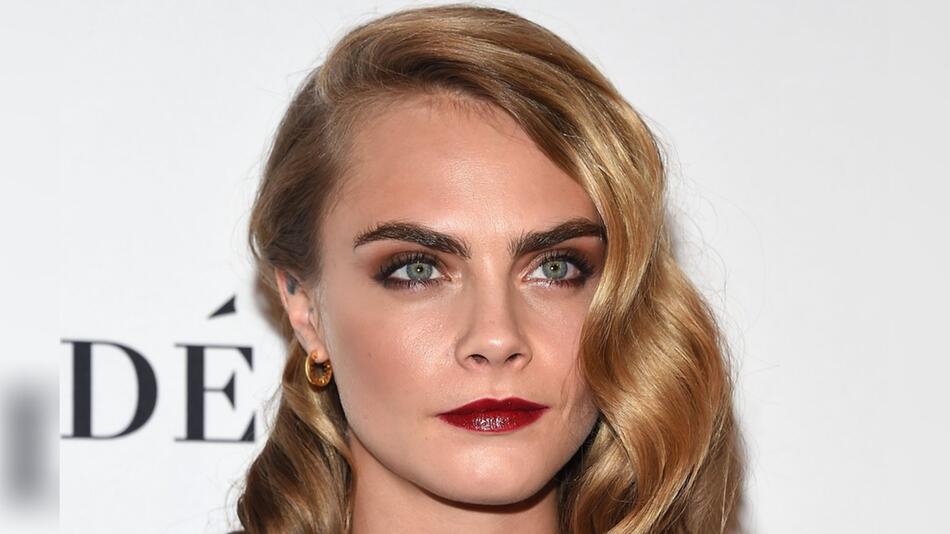 Cara Delevingne hat ihr Haus durch ein Feuer verloren.