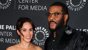 Herzogin Meghan posierte im Dezember 2024 mit Tyler Perry bei einer Preisverleihung in Beverly Hill.