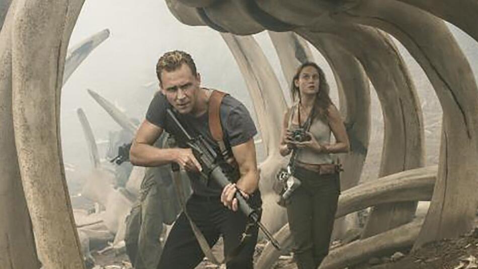 "Kong: Skull Island": James Conrad (Tom Hiddleston, l.) und Mason Weaver (Brie Larson) legen ...