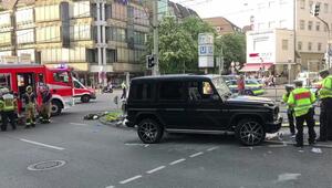 Stuttgart: G-Klasse fährt in Personengruppe - Mehrere Verletzte