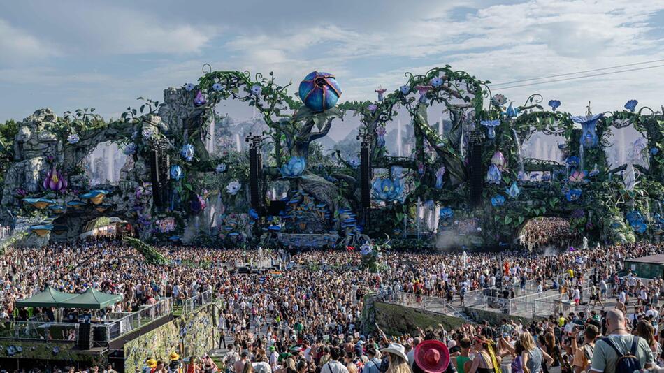 Das Tomorrowland ist für seine spektakulären Bühnenaufbauten bekannt.