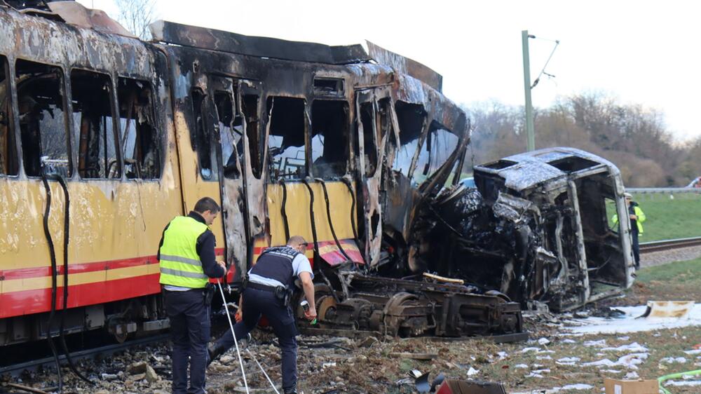 Unfall mit Tanklaster und Stadtbahn