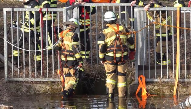Hammoor: Vermisste Frau tot in Schacht an Bachlauf gefunden