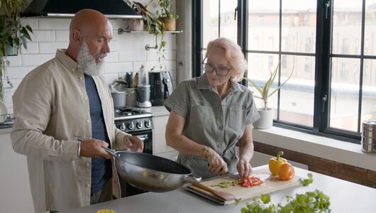 Selbst kochen im Alter könnte vor Demenz schützen
