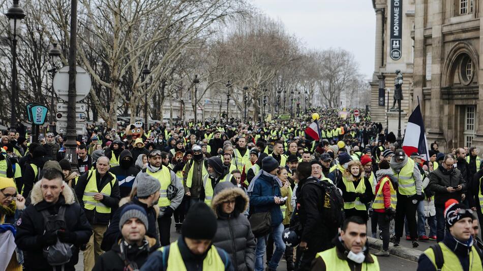 «Gelbwesten» protestieren in Frankreich