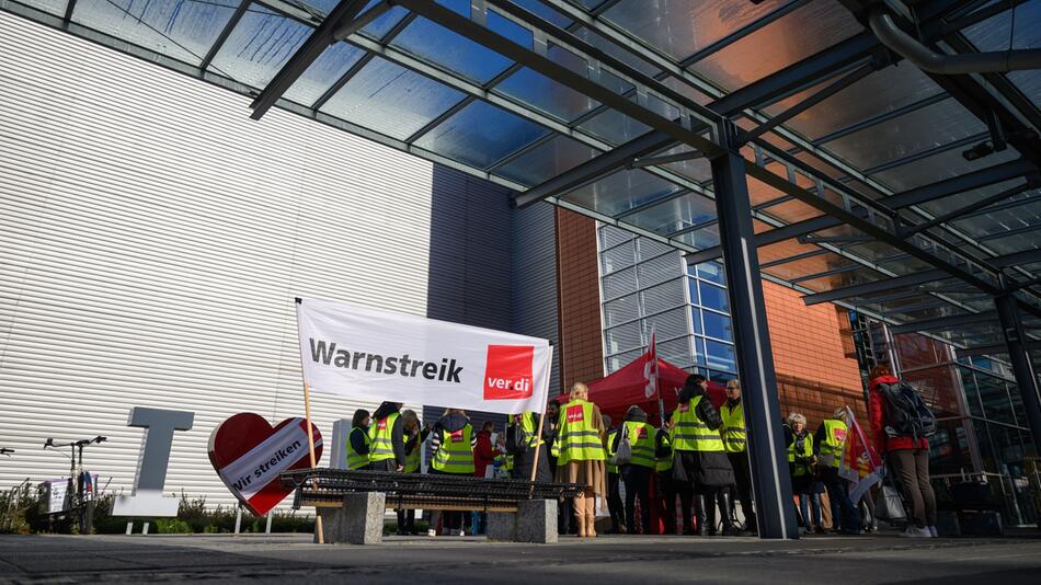 Verdi Warnstreik am Flughafen Dresden