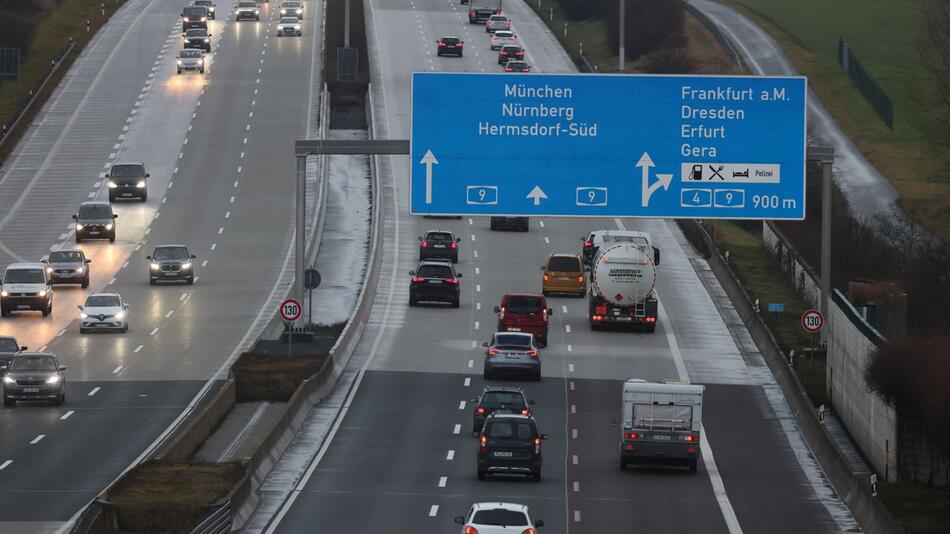 Reiseverkehr vor Heiligabend - Hermsdorfer Kreuz