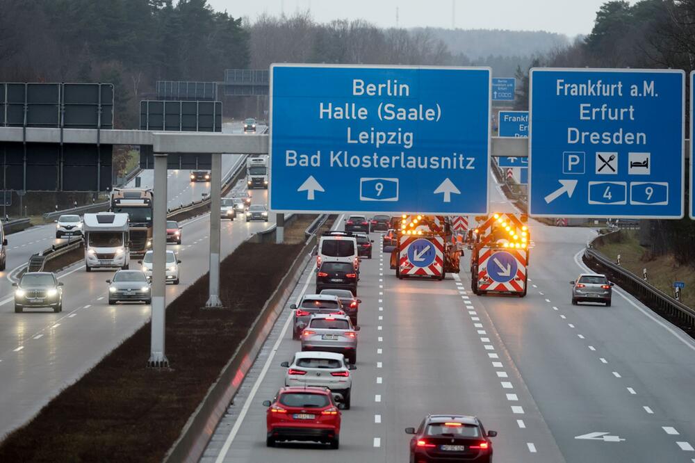 Reiseverkehr vor Heiligabend - Hermsdorfer Kreuz