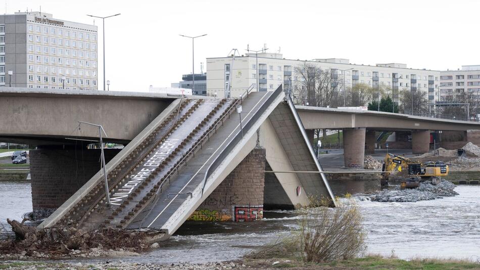 Carolabrücke Dresden