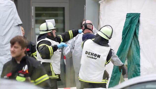 Alarm bei DHL-Zentrum: Mitarbeiter durch Lösungsmittel verletzt