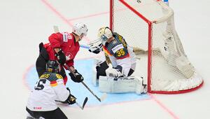 Timo Meier trifft für die Schweiz zum 2:0 gegen Deutschland.