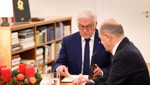 Vertrauensfrage - Bundeskanzler beim Bundespräsidenten