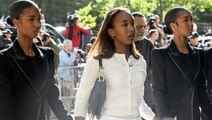 Sean Combs' Töchter D'Lila, Chance und Jessie Combs kamen Hand in Hand zum Gericht in Manhattan ...