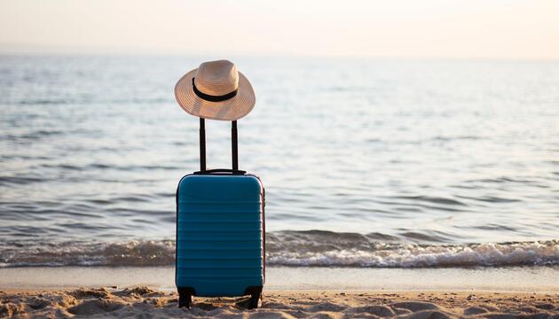 Koffer am Strand
