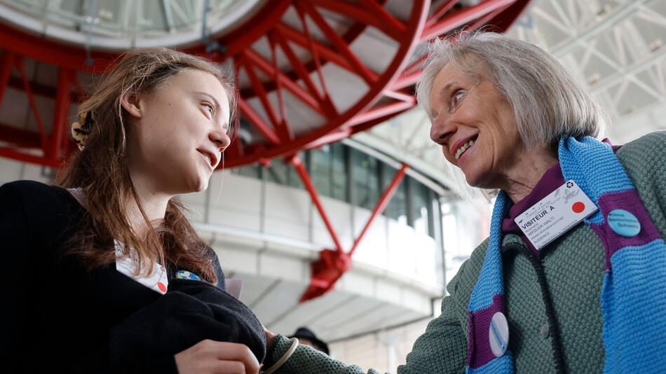 Rosmarie Wydler-Wälti von den Klimaseniorinnen mit Greta Thunberg