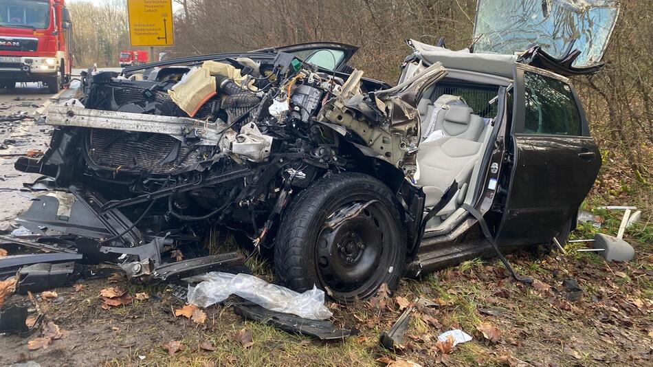 Schwerer Unfall auf Bundesstraße