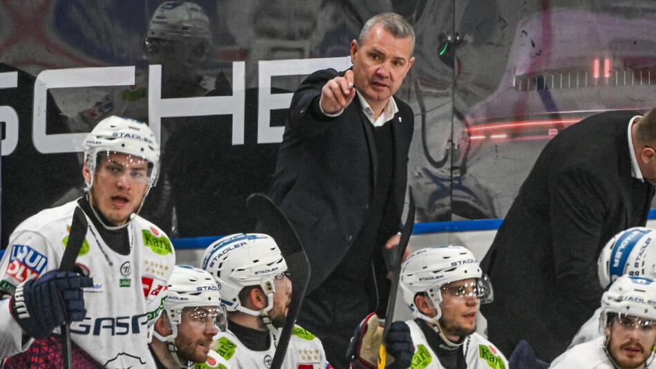 Cheftrainer Serge Aubin von den Eisbären Berlin