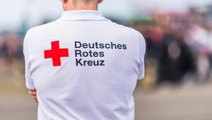 Foto eines Mitarbeiters des Deutschen Roten Kreuzes