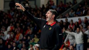 Bundestrainer Alex Mumbru