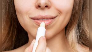 Kälte und trockene Luft sorgen im Herbst und Winter schnell für spröde Lippen.