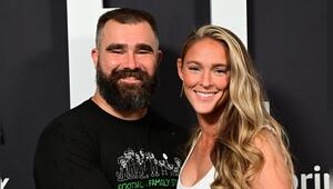 Jason und Kylie Kelce werden zum vierten Mal Eltern.