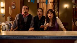 Charles (Adnan Maral, v. l.), Adriana (Stella Goritzki) und Millie (Tamara Romera Ginés) ...