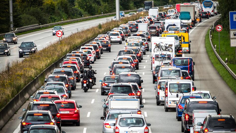 Stau auf Hamburger Autobahn