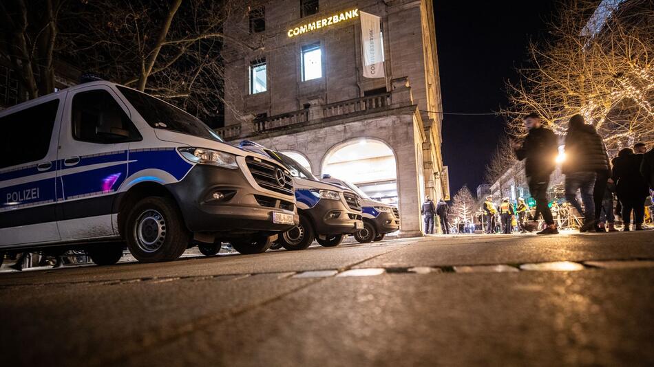 Einsatzkräfte in Innenstadt