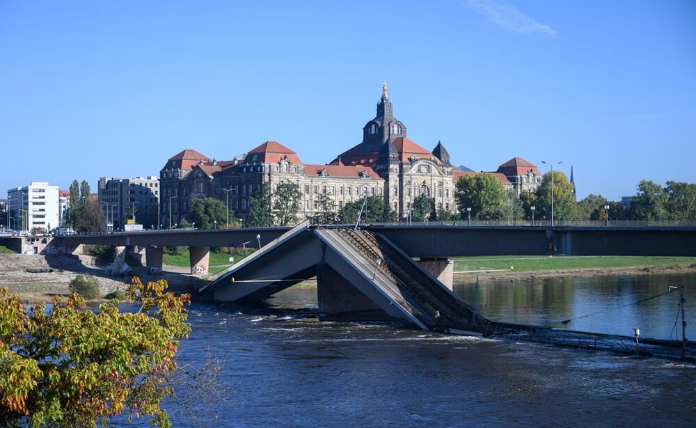 Abriss der Carolabrücke in Dresden