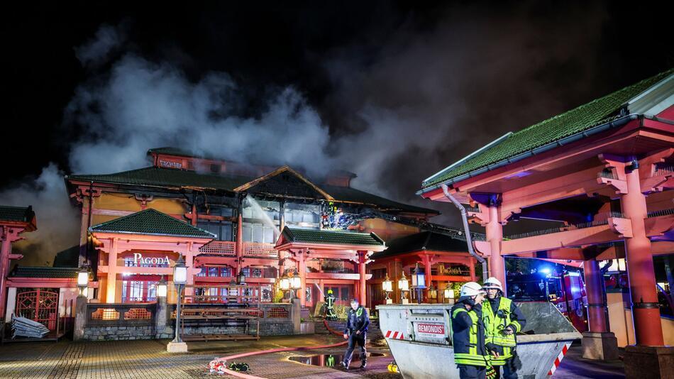 Feuer in einem Gebäude auf dem Centro-Gelände in Oberhausen