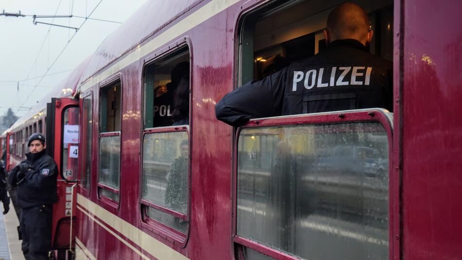Polizeiaktion im Partyzug in Greven