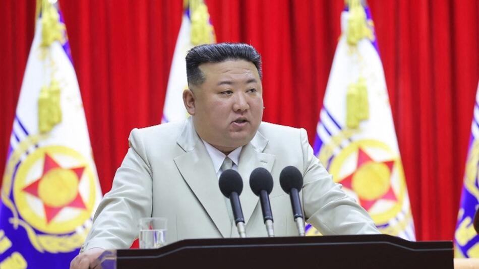 Nordkoreas Machthaber Kim Jong-Un hältz eine Rede vor der Volksversammlung