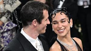 Dua Lipa und Callum Turner haben auf Sizilien geheiratet.