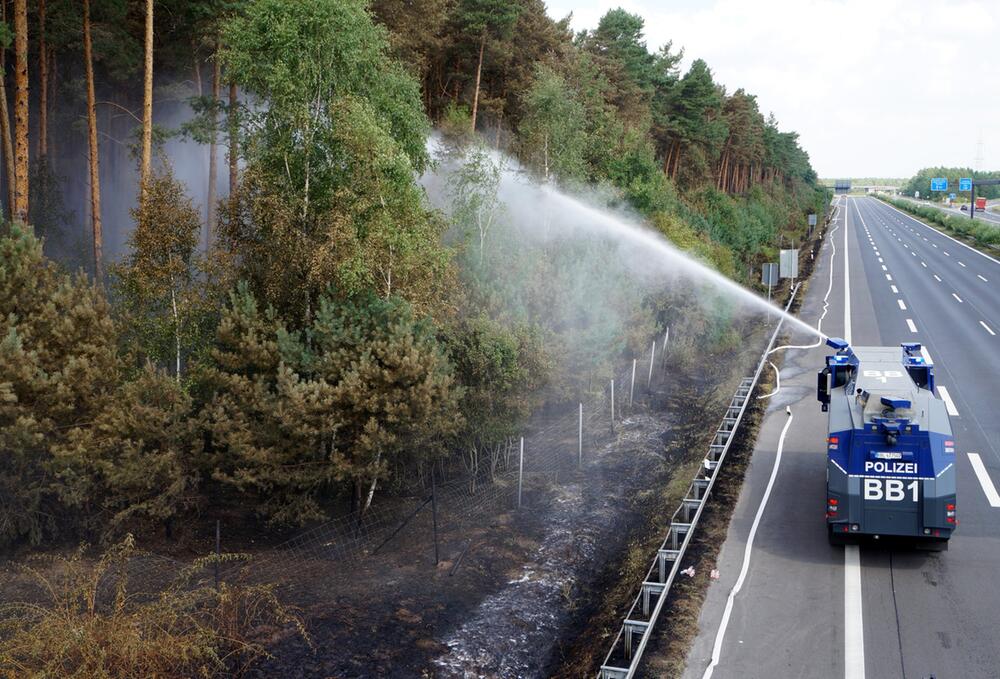 Situation bei Waldbrand bleibt brenzlig