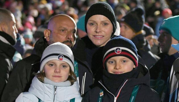 Fürstin Charlène mit den Zwillingen Jacques und Gabriella bei den Olympischen Winterspielen in ...