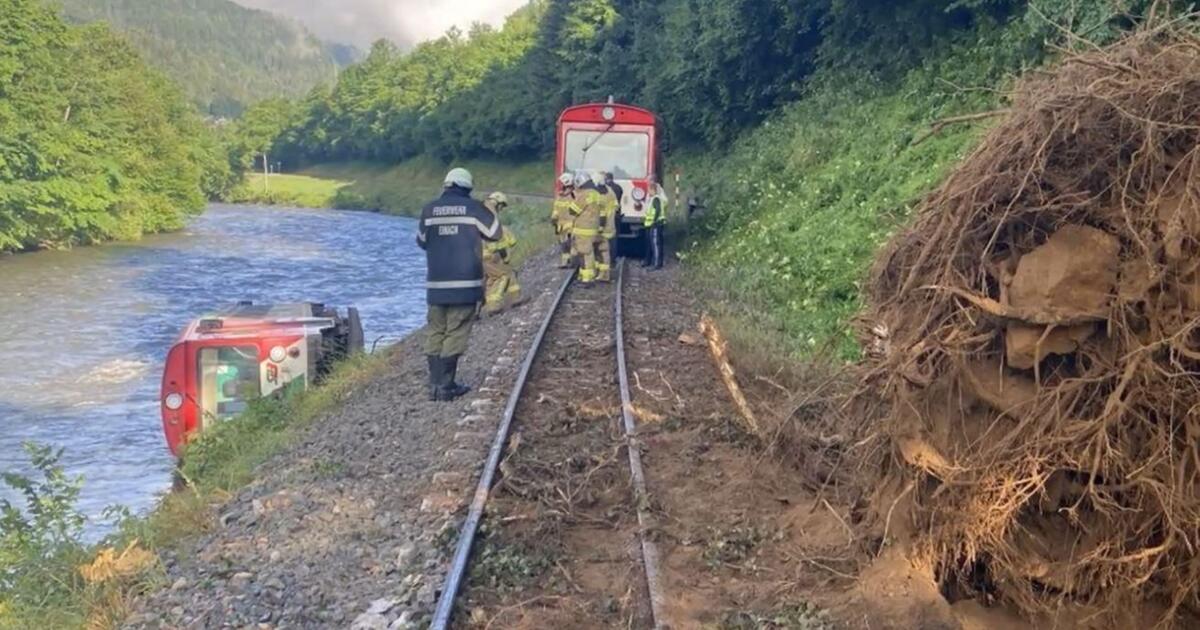 Salzburger Lungau: Murtalbahn entgleist und stürzt in ...