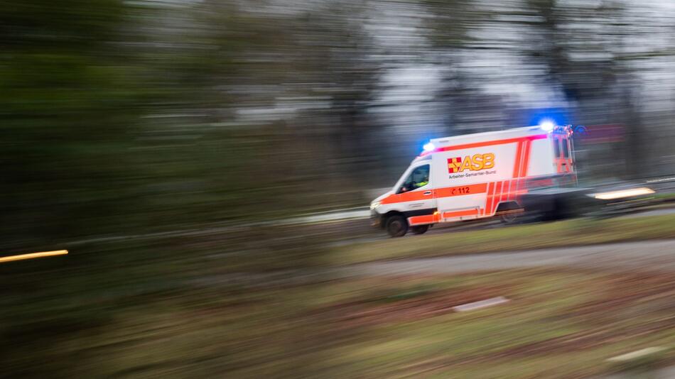 Rettungswagen mit Blaulicht