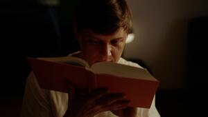 Lesen im Schummerlicht – Risiko für die Augen?