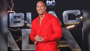 Dwayne Johnson hat noch zwei junge Töchter, für die er den Zauber von Weihnachten gerne aufrecht ...