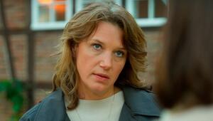 "Rote Rosen": Lou ist geschockt, als Jess ihr den Kuss mit Daniel beichtet.