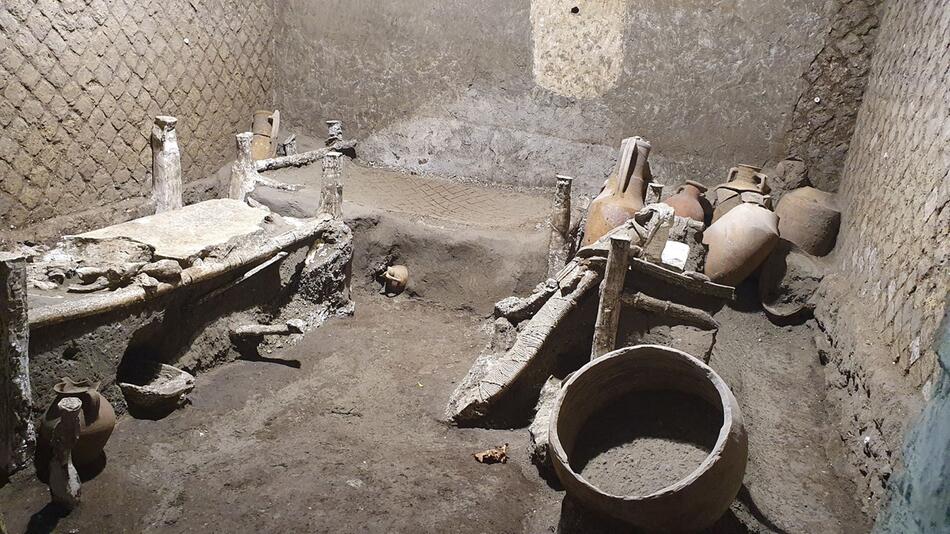 Gut erhaltenes Sklavenzimmer bei Ausgrabungen in Pompeji entdeckt