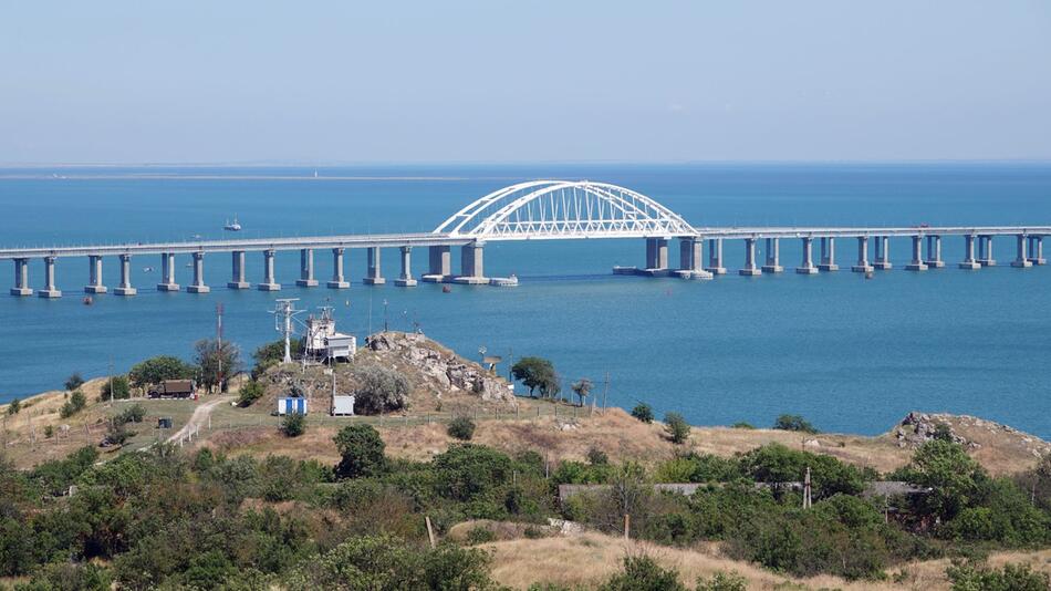 Umstrittene Krim-Brücke für Zugverkehr freigegeben