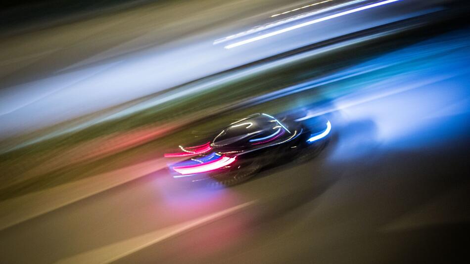Autobahn: Was droht bei Überschreiten der Richtgeschwindigkeit?