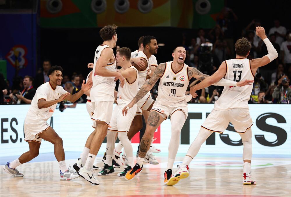 Deutschlands Basketballer bejubeln den Weltmeistertitel