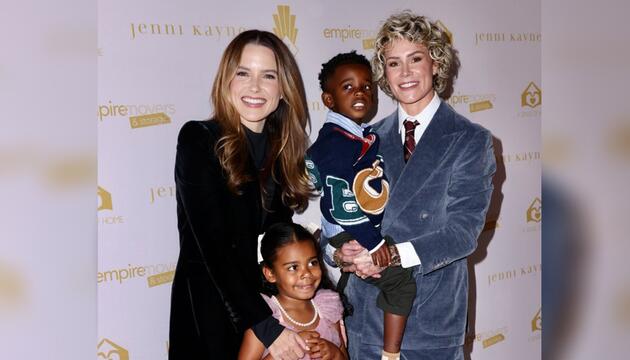 Sophia Bush (l.) und Ashlyn Harris mit den Kindern Sloane und Ocean.